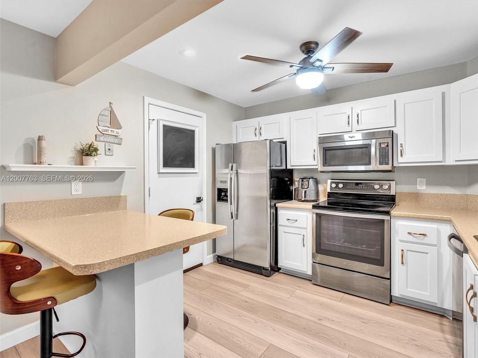 For Sale: $399,000 (2 beds, 2 baths, 1349 Square Feet)