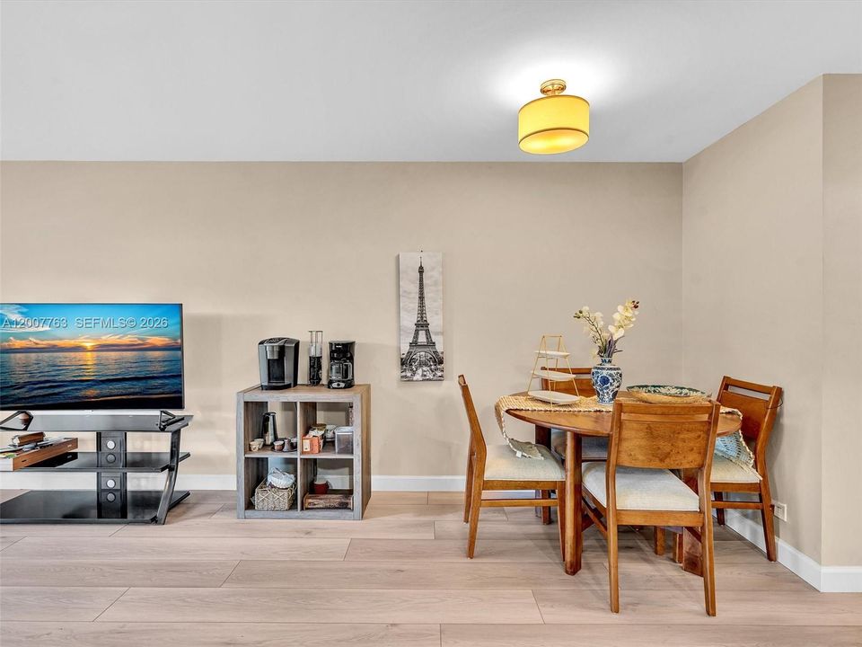 For Sale: $399,000 (2 beds, 2 baths, 1349 Square Feet)