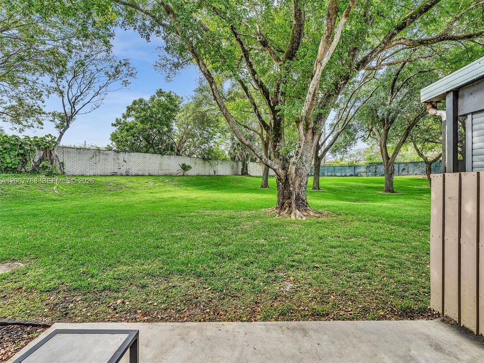 For Sale: $399,000 (2 beds, 2 baths, 1349 Square Feet)
