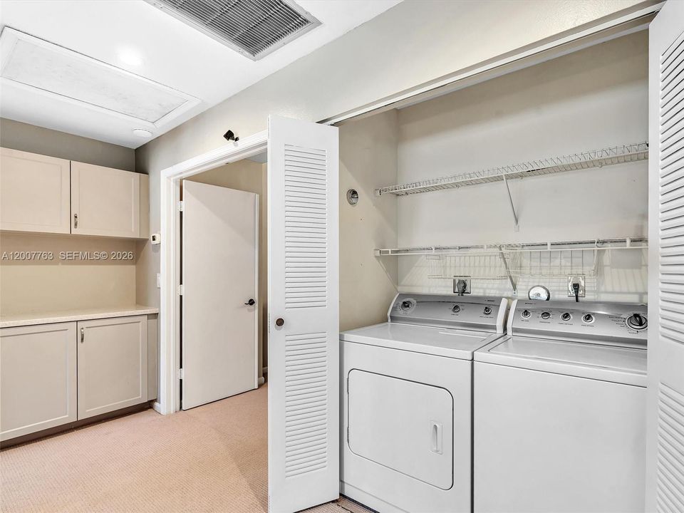 For Sale: $399,000 (2 beds, 2 baths, 1349 Square Feet)