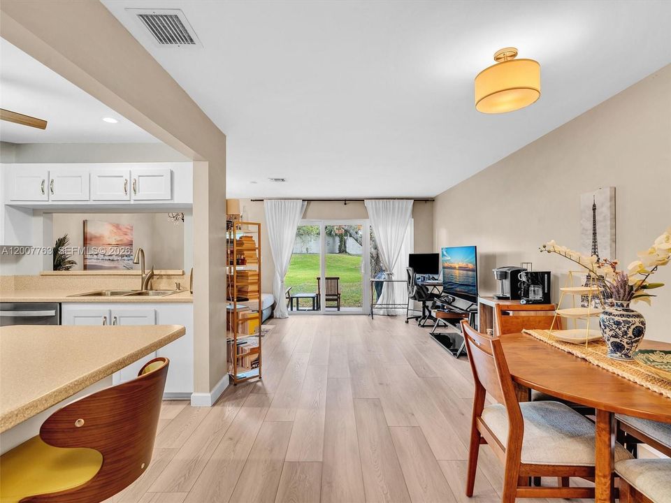 For Sale: $399,000 (2 beds, 2 baths, 1349 Square Feet)