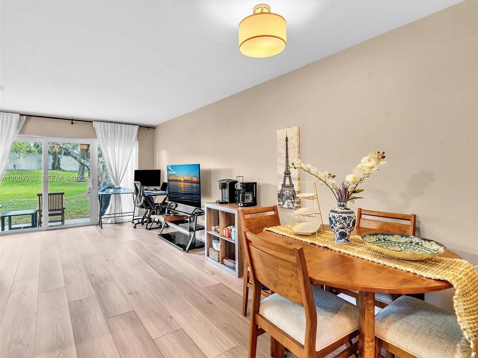 For Sale: $399,000 (2 beds, 2 baths, 1349 Square Feet)