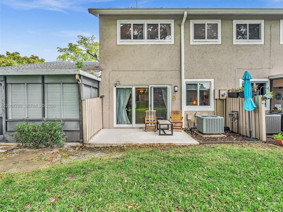 For Sale: $399,000 (2 beds, 2 baths, 1349 Square Feet)