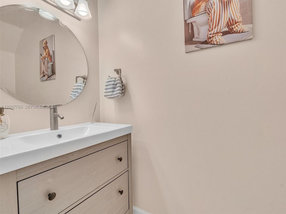 For Sale: $399,000 (2 beds, 2 baths, 1349 Square Feet)