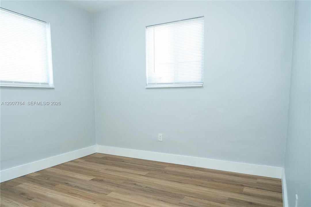 For Rent: $3,500 (3 beds, 1 baths, 1650 Square Feet)