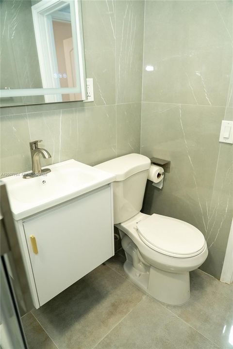 For Rent: $3,500 (3 beds, 1 baths, 1650 Square Feet)