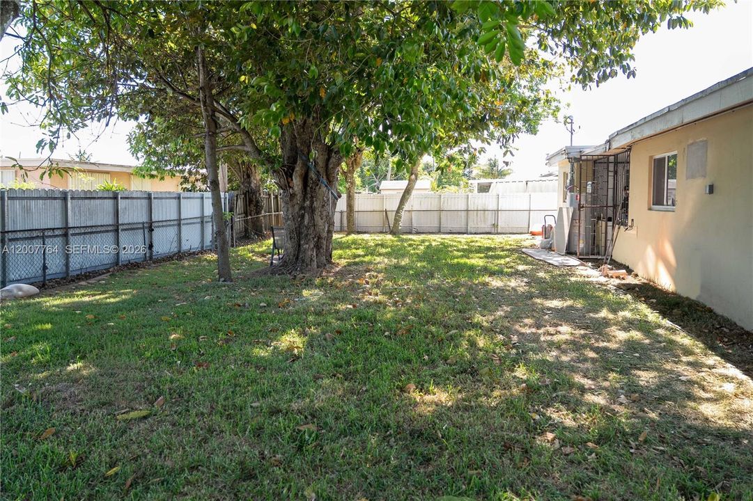 For Rent: $3,500 (3 beds, 1 baths, 1650 Square Feet)