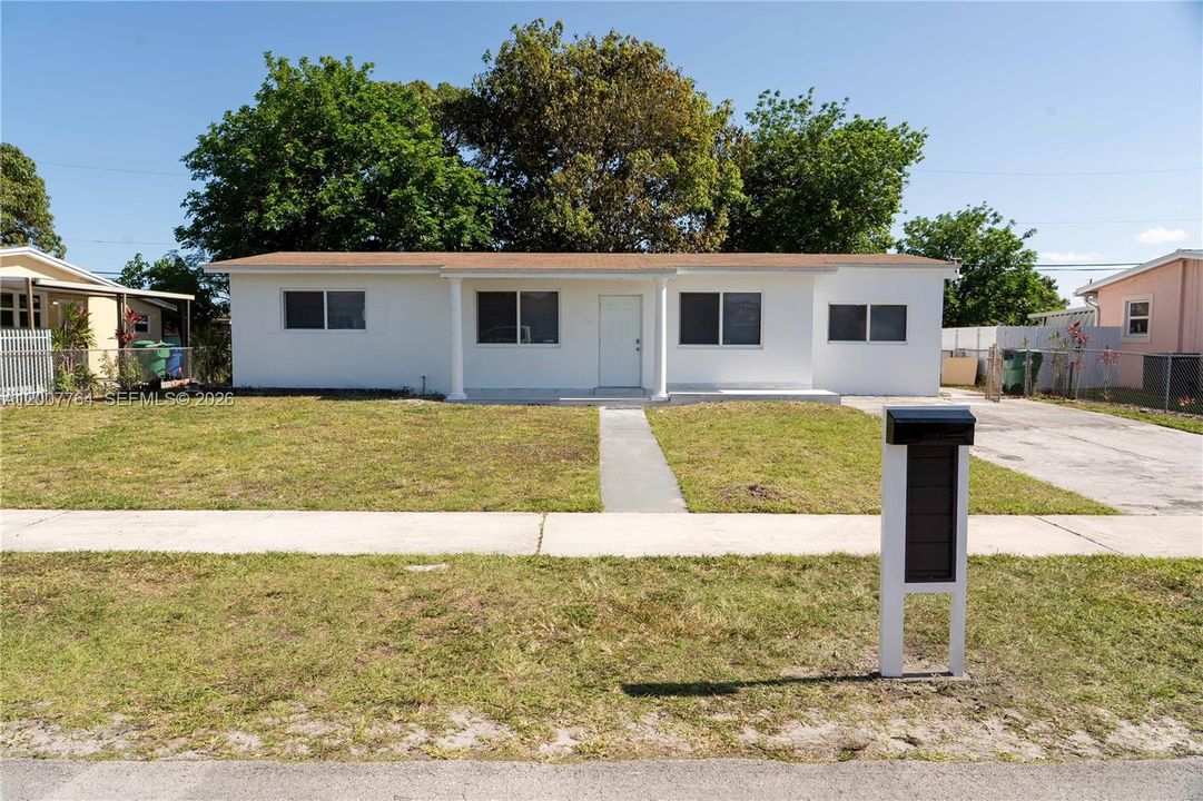 For Rent: $3,500 (3 beds, 1 baths, 1650 Square Feet)