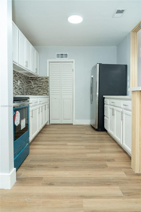 For Rent: $3,500 (3 beds, 1 baths, 1650 Square Feet)