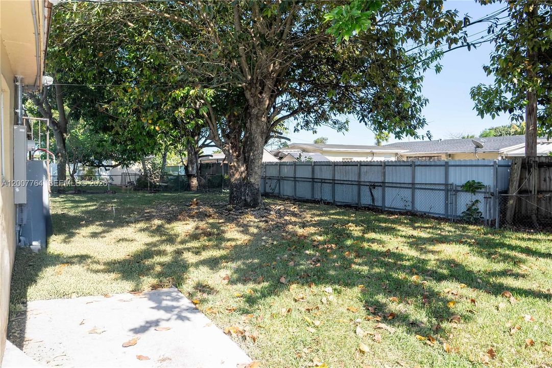 For Rent: $3,500 (3 beds, 1 baths, 1650 Square Feet)