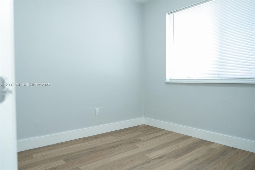 For Rent: $3,500 (3 beds, 1 baths, 1650 Square Feet)