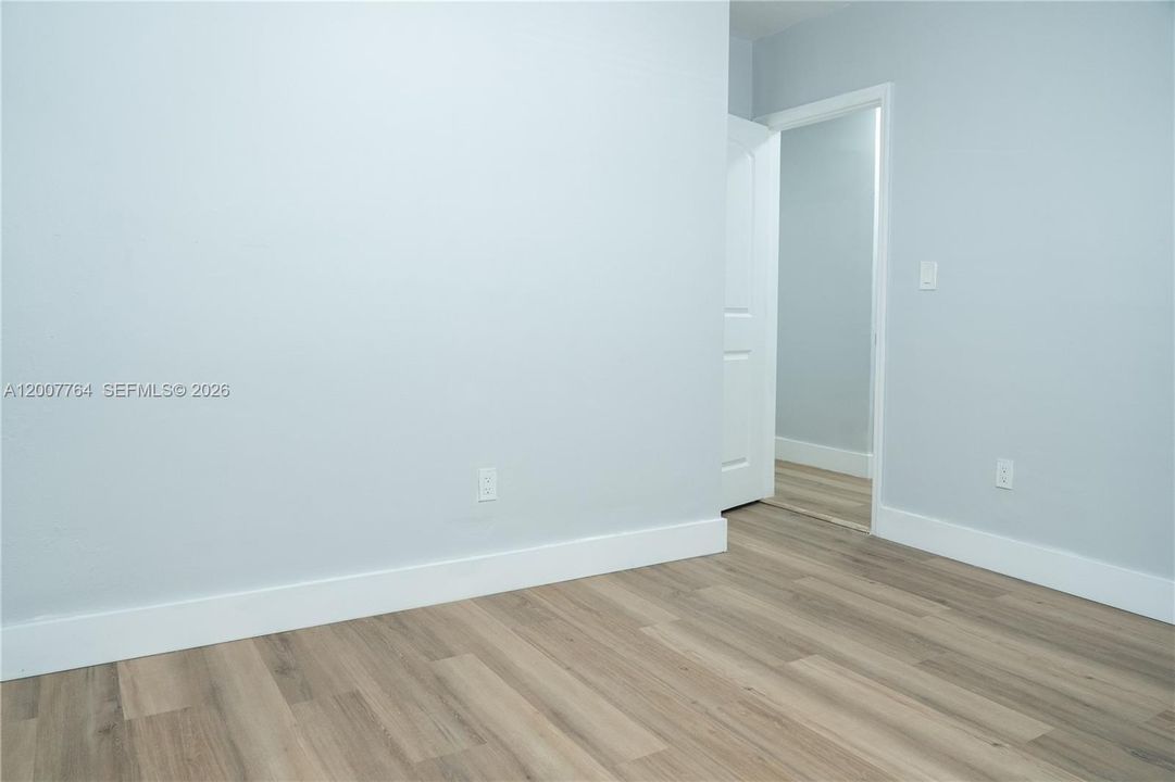 For Rent: $3,500 (3 beds, 1 baths, 1650 Square Feet)