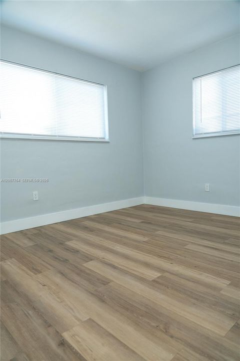 For Rent: $3,500 (3 beds, 1 baths, 1650 Square Feet)
