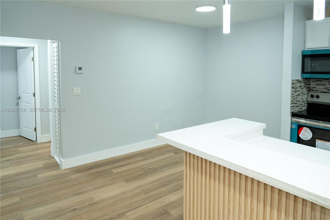 For Rent: $3,500 (3 beds, 1 baths, 1650 Square Feet)