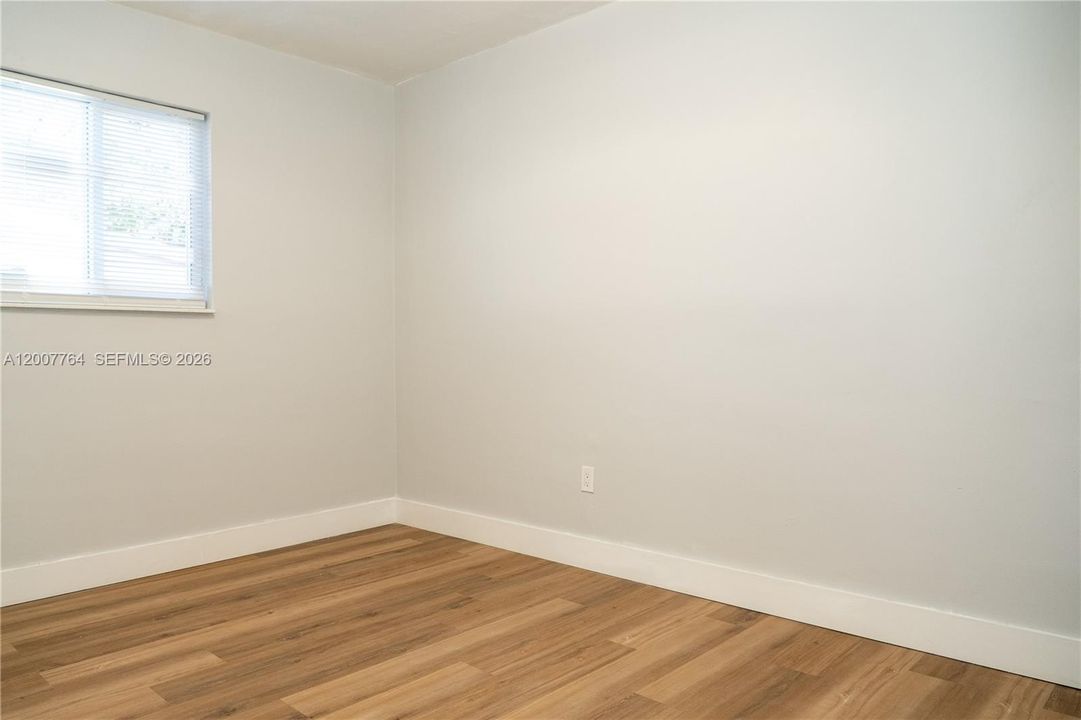 For Rent: $3,500 (3 beds, 1 baths, 1650 Square Feet)