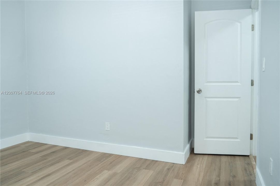For Rent: $3,500 (3 beds, 1 baths, 1650 Square Feet)