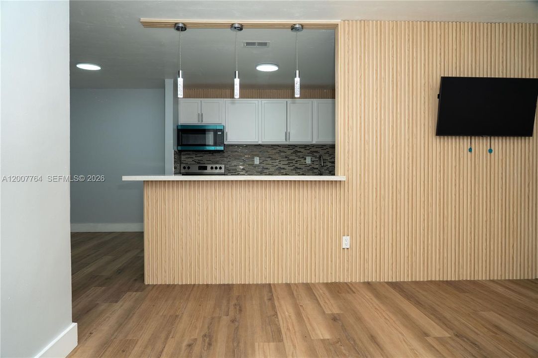 For Rent: $3,500 (3 beds, 1 baths, 1650 Square Feet)