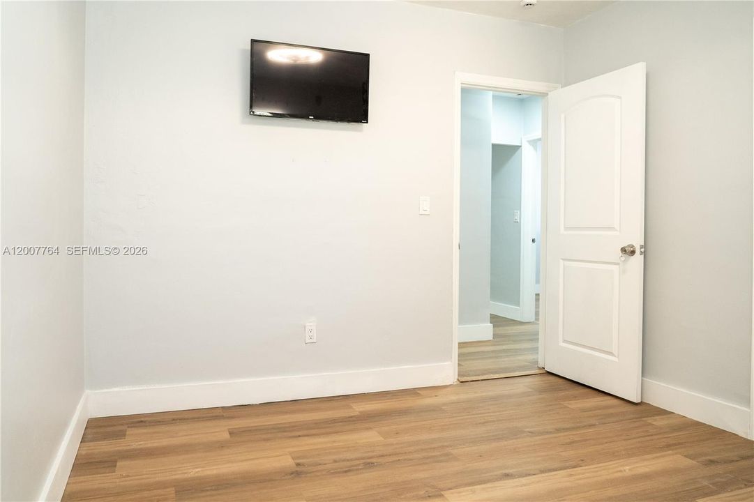 For Rent: $3,500 (3 beds, 1 baths, 1650 Square Feet)