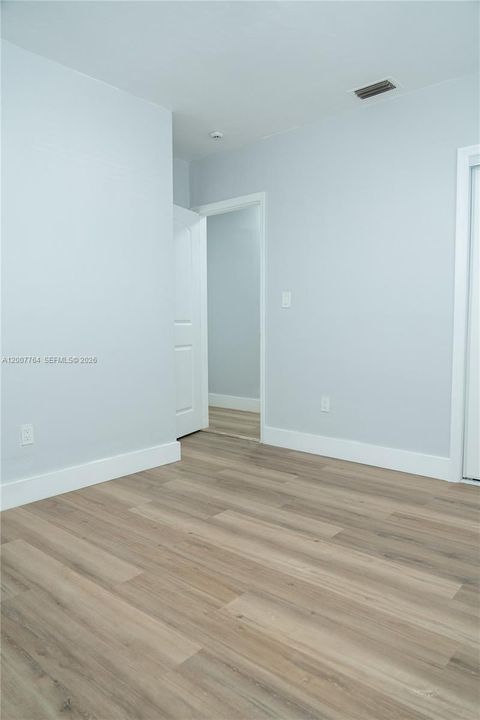 For Rent: $3,500 (3 beds, 1 baths, 1650 Square Feet)
