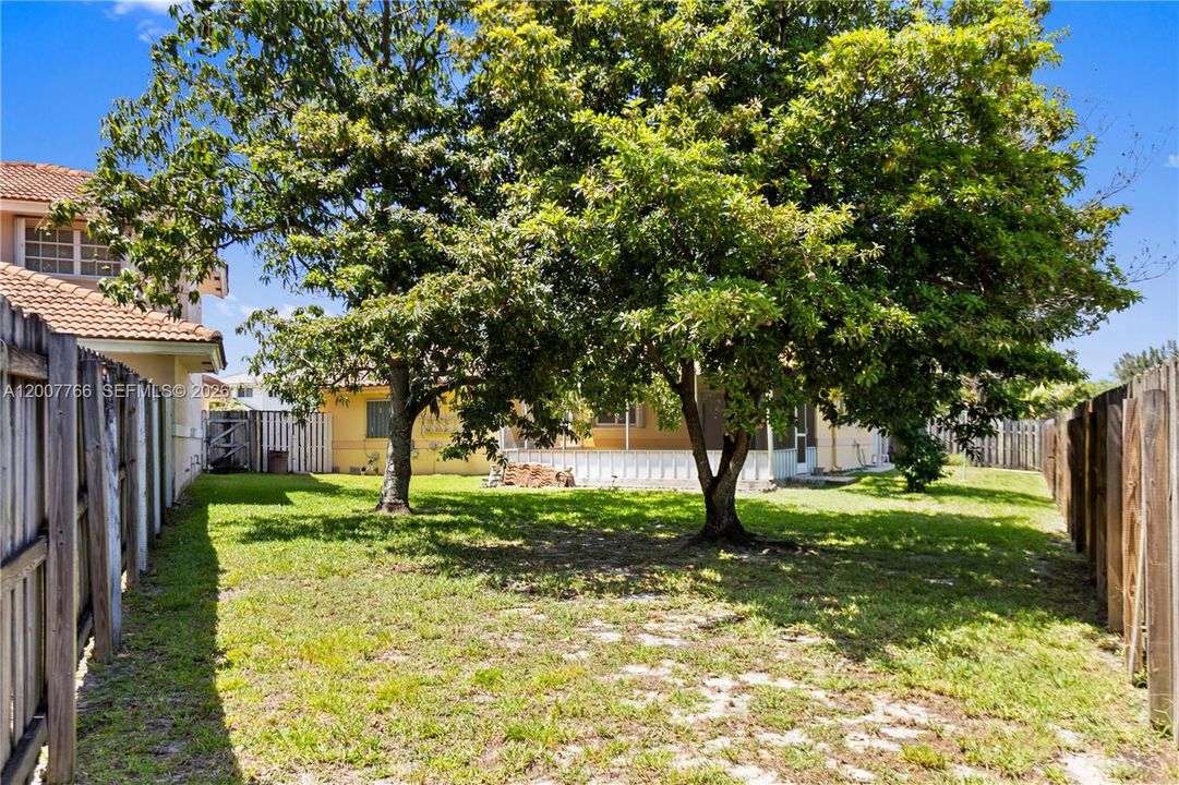 En Venta: $599,000 (3 camas, 2 baños, 1571 Pies cuadrados)
