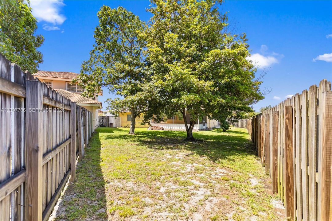 En Venta: $599,000 (3 camas, 2 baños, 1571 Pies cuadrados)