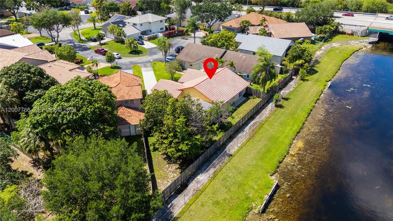 En Venta: $599,000 (3 camas, 2 baños, 1571 Pies cuadrados)