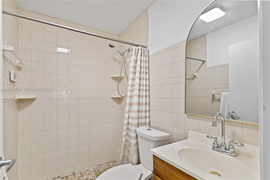 En Venta: $599,000 (3 camas, 2 baños, 1571 Pies cuadrados)