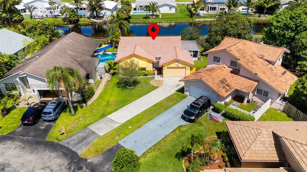 En Venta: $599,000 (3 camas, 2 baños, 1571 Pies cuadrados)