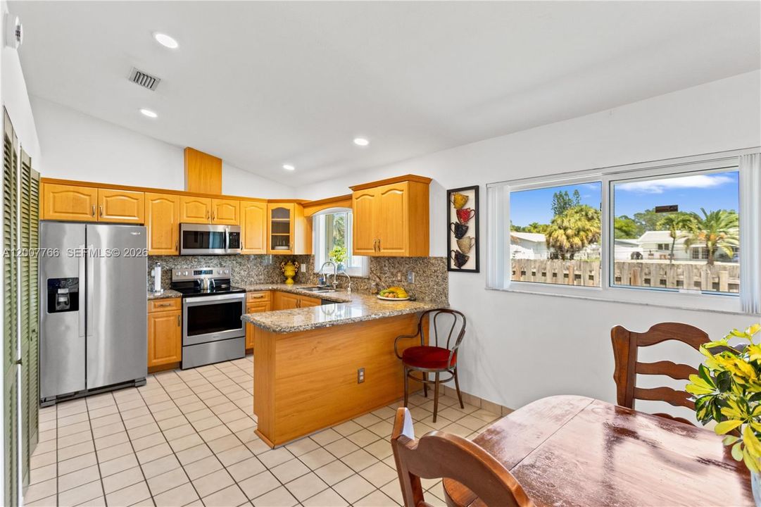 En Venta: $599,000 (3 camas, 2 baños, 1571 Pies cuadrados)