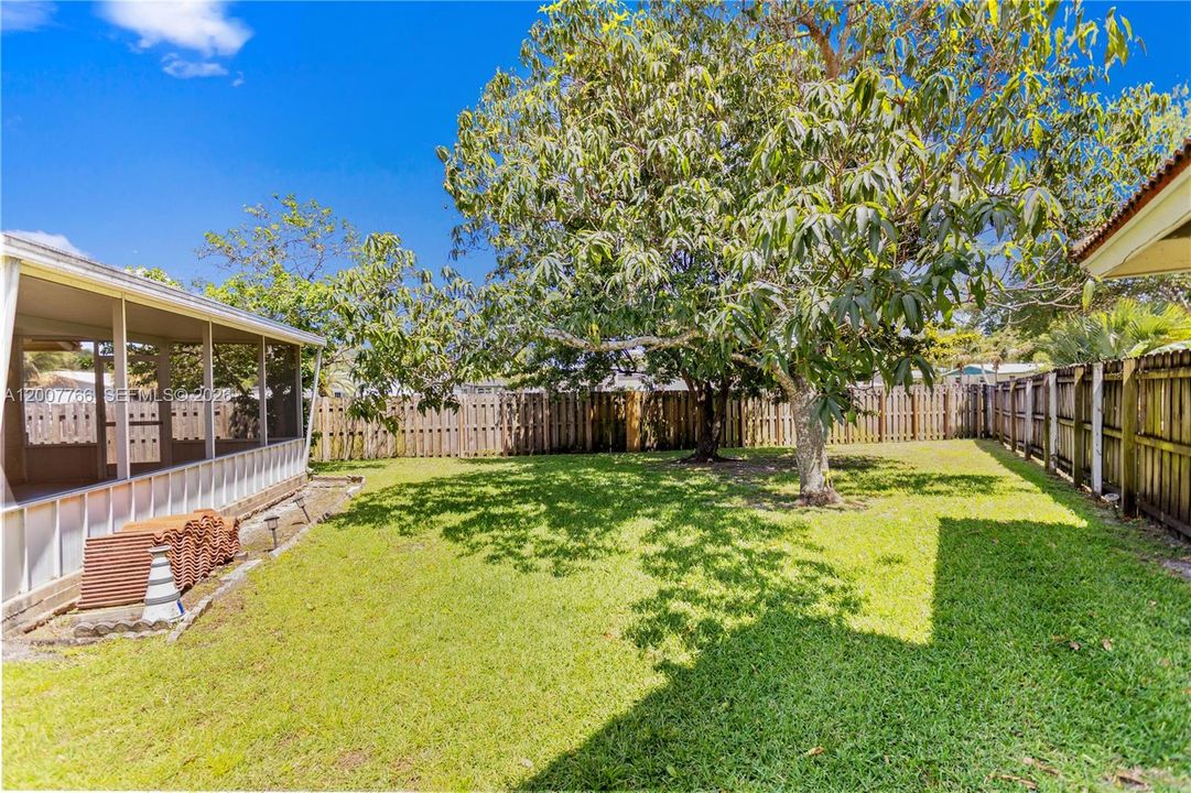 En Venta: $599,000 (3 camas, 2 baños, 1571 Pies cuadrados)