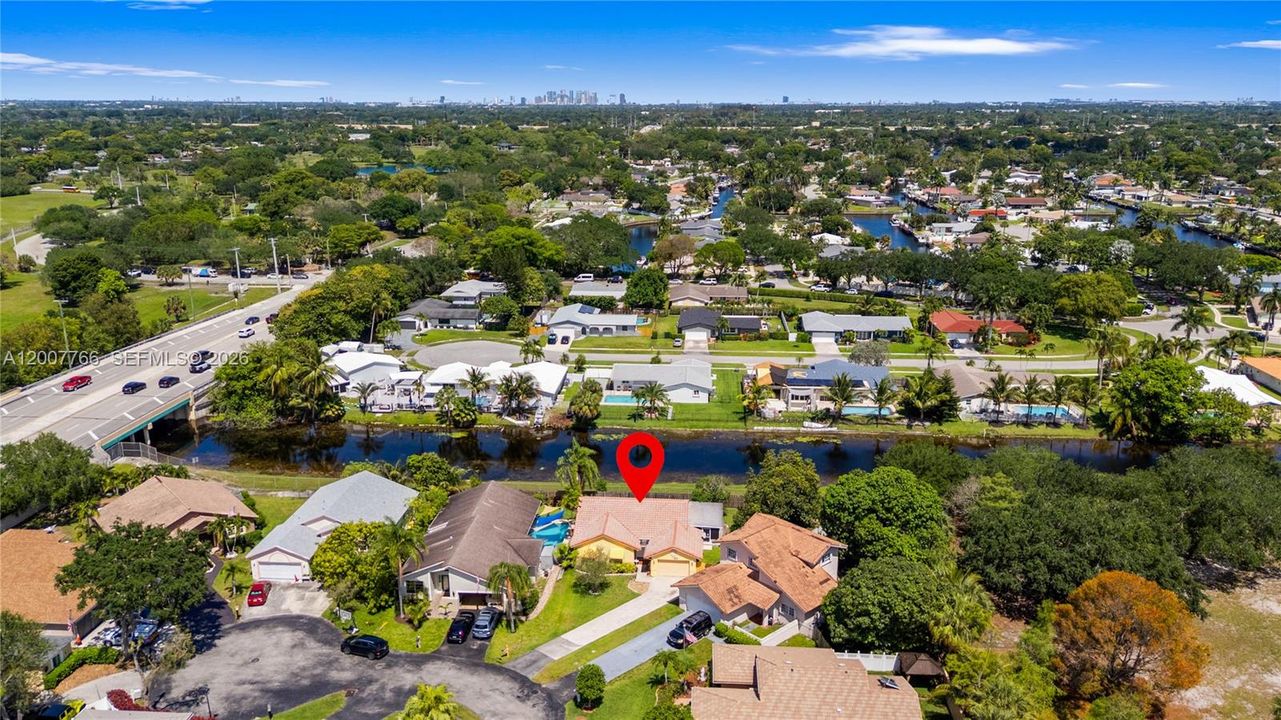 En Venta: $599,000 (3 camas, 2 baños, 1571 Pies cuadrados)