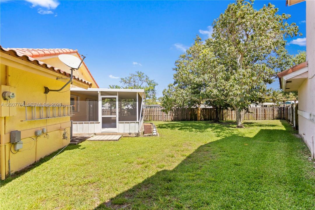 En Venta: $599,000 (3 camas, 2 baños, 1571 Pies cuadrados)