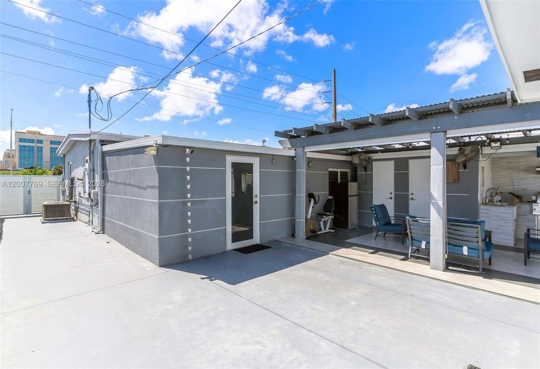 Vendido Recientemente: $750,000 (3 camas, 2 baños, 1824 Pies cuadrados)