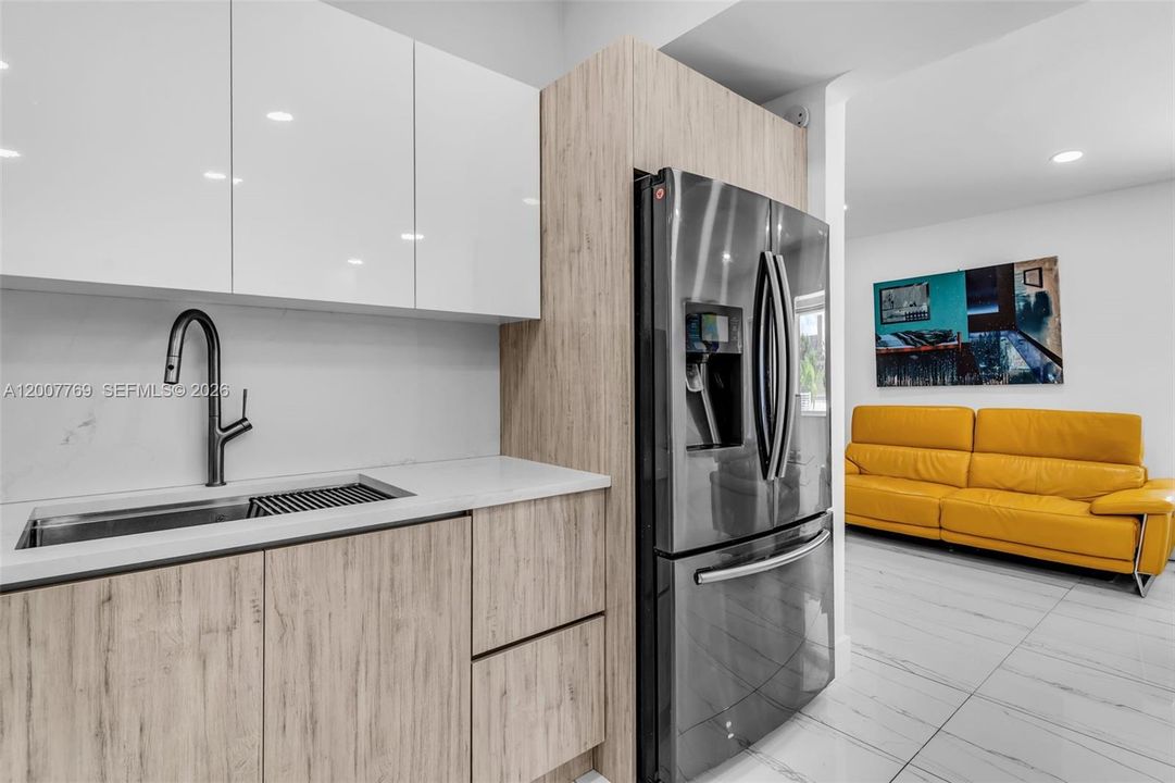Vendido Recientemente: $750,000 (3 camas, 2 baños, 1824 Pies cuadrados)