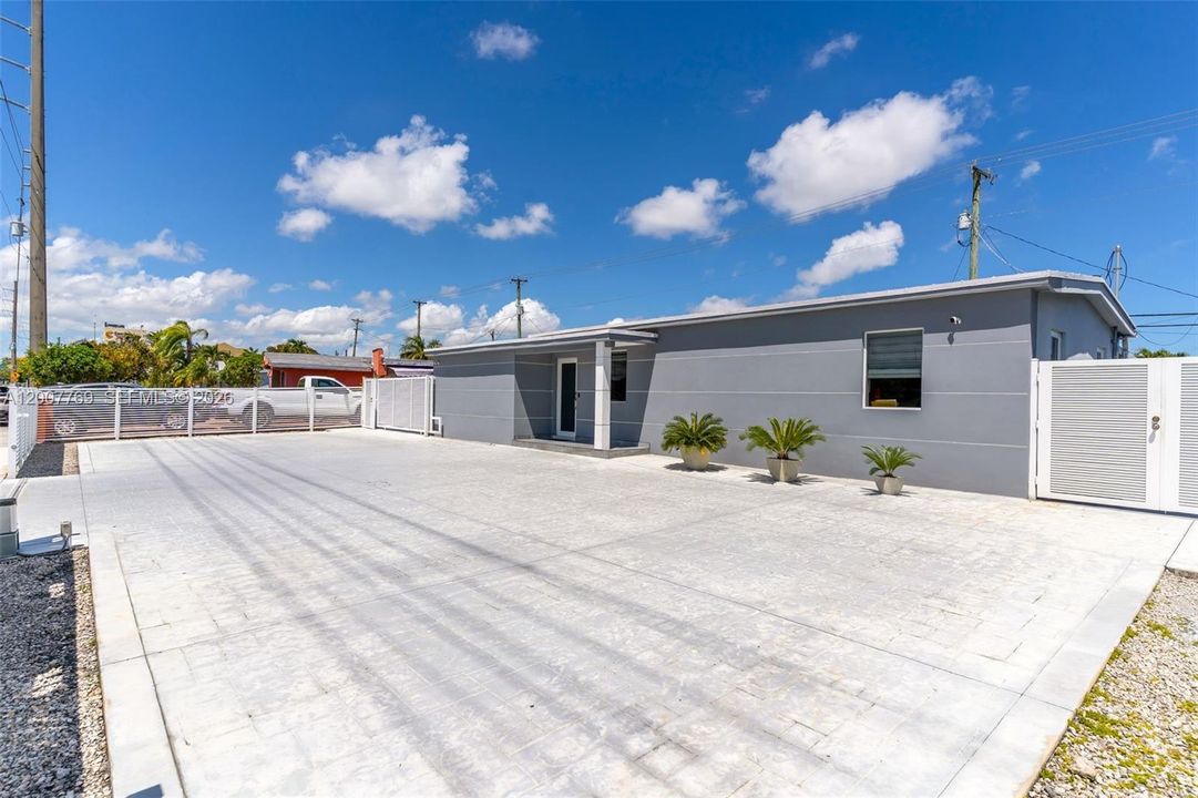 Vendido Recientemente: $750,000 (3 camas, 2 baños, 1824 Pies cuadrados)