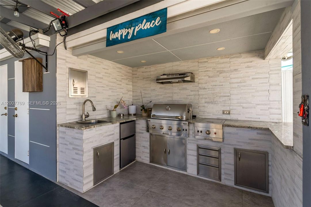 Vendido Recientemente: $750,000 (3 camas, 2 baños, 1824 Pies cuadrados)