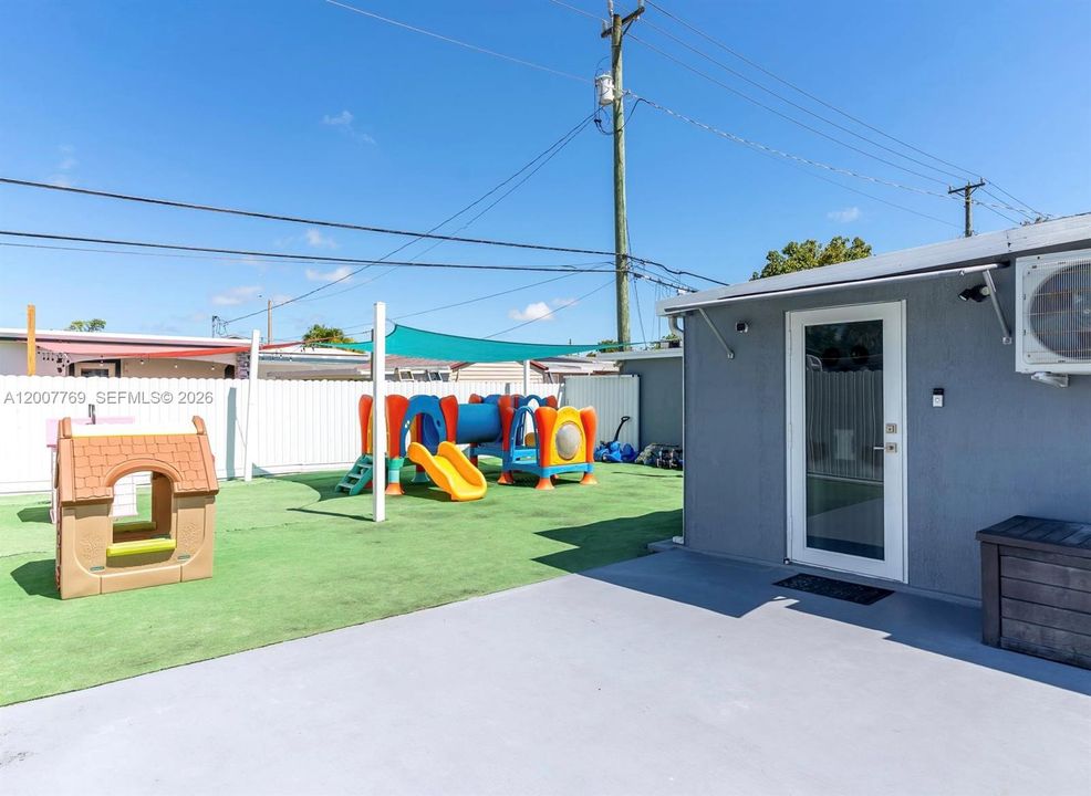 Vendido Recientemente: $750,000 (3 camas, 2 baños, 1824 Pies cuadrados)