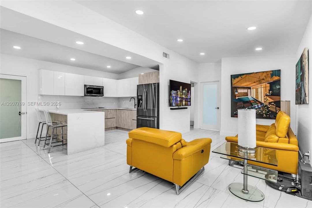 Vendido Recientemente: $750,000 (3 camas, 2 baños, 1824 Pies cuadrados)