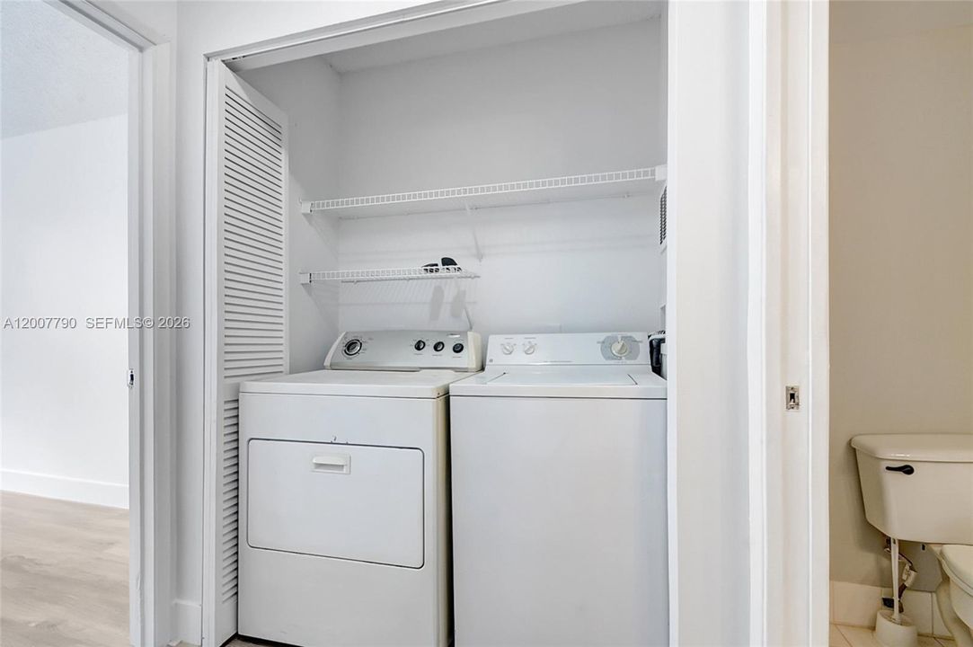 Под контрактом: $2,250 (2 спален, 2 ванн, 1105 Квадратных фут)
