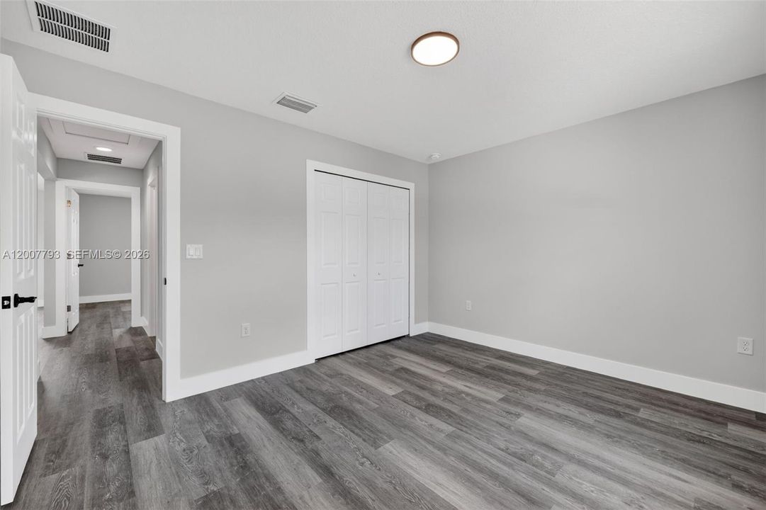 Active With Contract: $279,999 (3 beds, 2 baths, 1576 Square Feet)