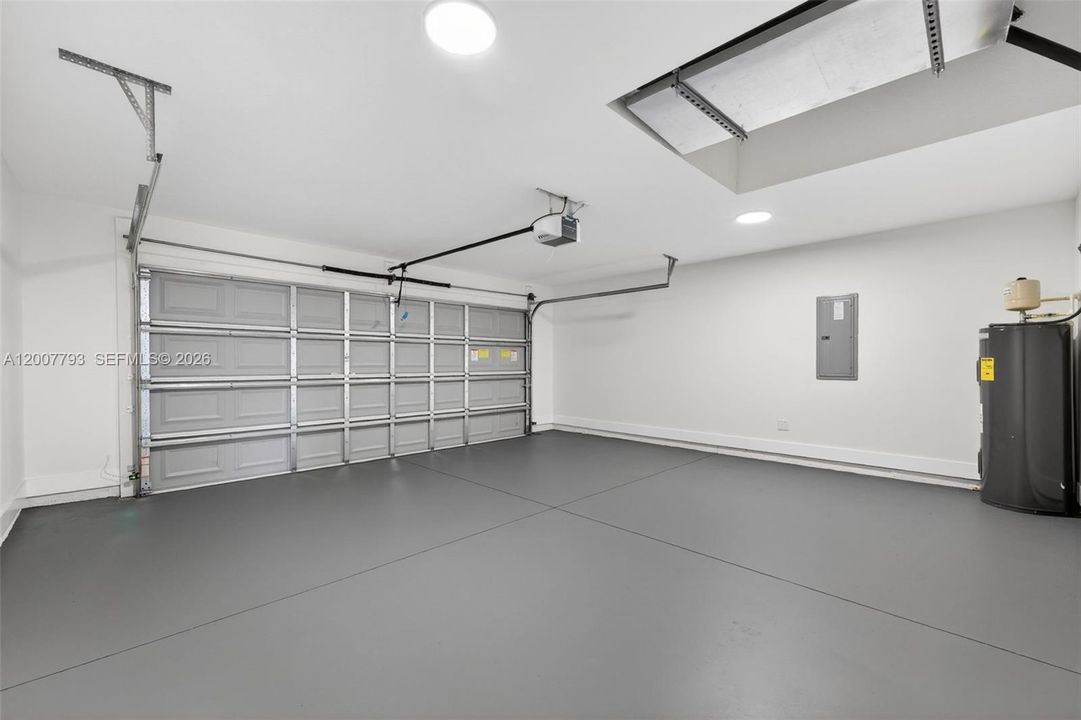Active With Contract: $279,999 (3 beds, 2 baths, 1576 Square Feet)