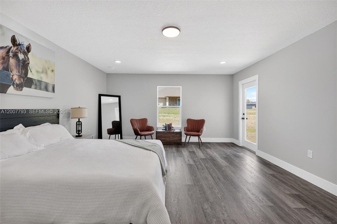 Active With Contract: $279,999 (3 beds, 2 baths, 1576 Square Feet)
