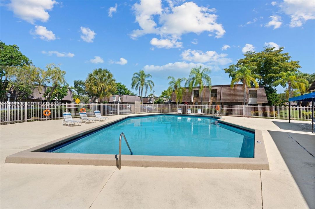 For Sale: $365,000 (3 beds, 2 baths, 1434 Square Feet)