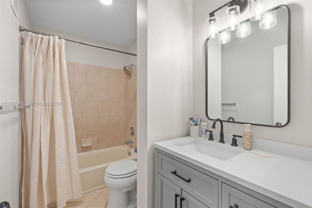 For Sale: $365,000 (3 beds, 2 baths, 1434 Square Feet)