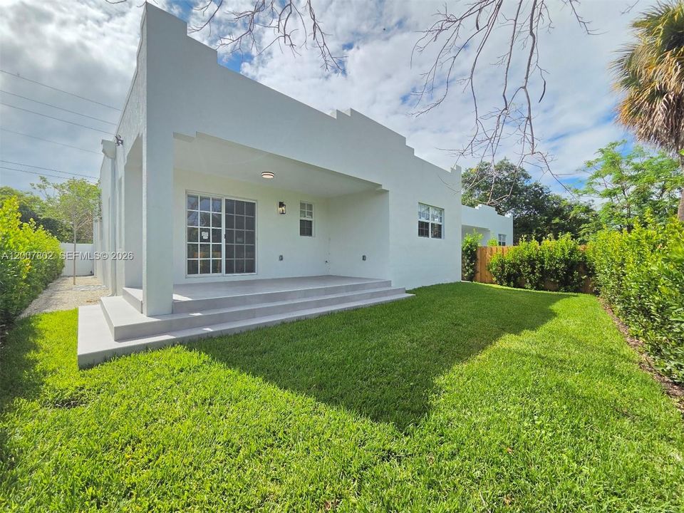For Sale: $535,000 (3 beds, 2 baths, 1680 Square Feet)