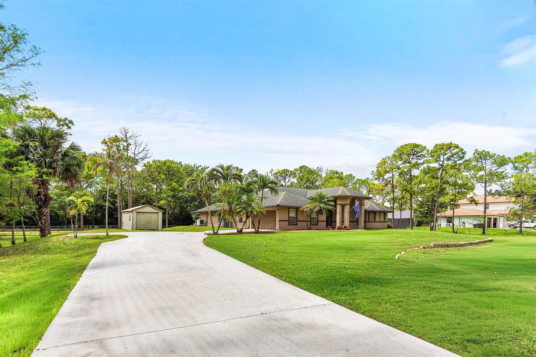 CONCRETE DRIVEWAY