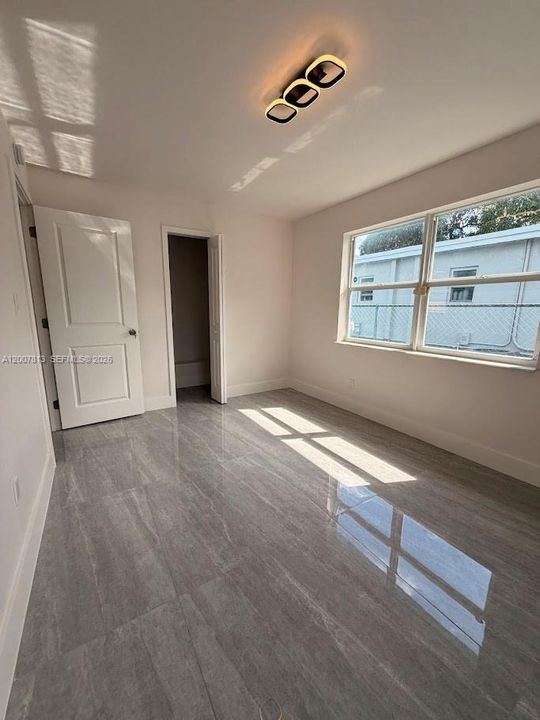 Activo con contrato: $399,000 (3 camas, 2 baños, 1249 Pies cuadrados)