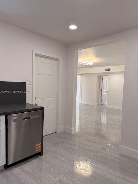 Activo con contrato: $399,000 (3 camas, 2 baños, 1249 Pies cuadrados)