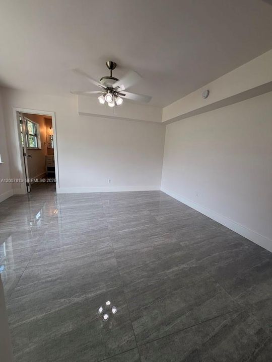 Activo con contrato: $399,000 (3 camas, 2 baños, 1249 Pies cuadrados)