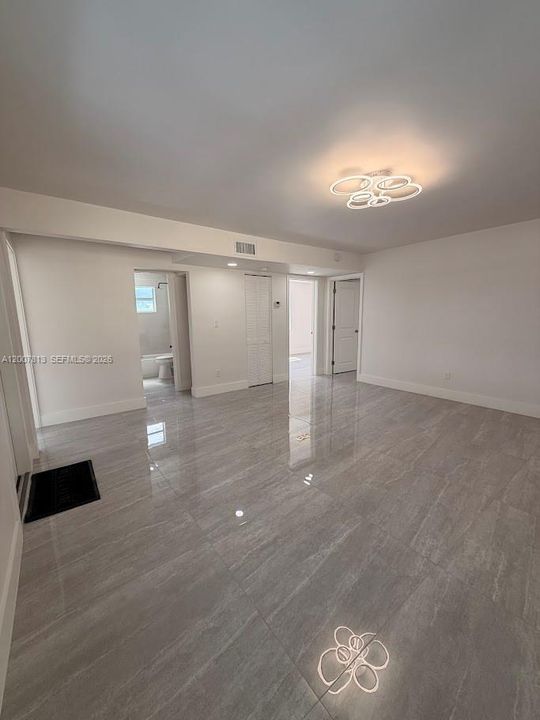 Activo con contrato: $399,000 (3 camas, 2 baños, 1249 Pies cuadrados)